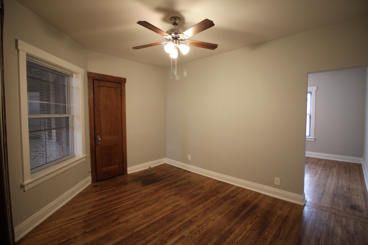 4409 N La Crosse Ave #1 - Photo 3 of 12