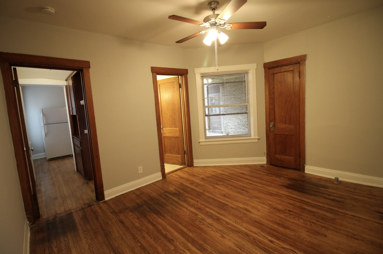 4409 N La Crosse Ave #1 - Photo 4 of 12