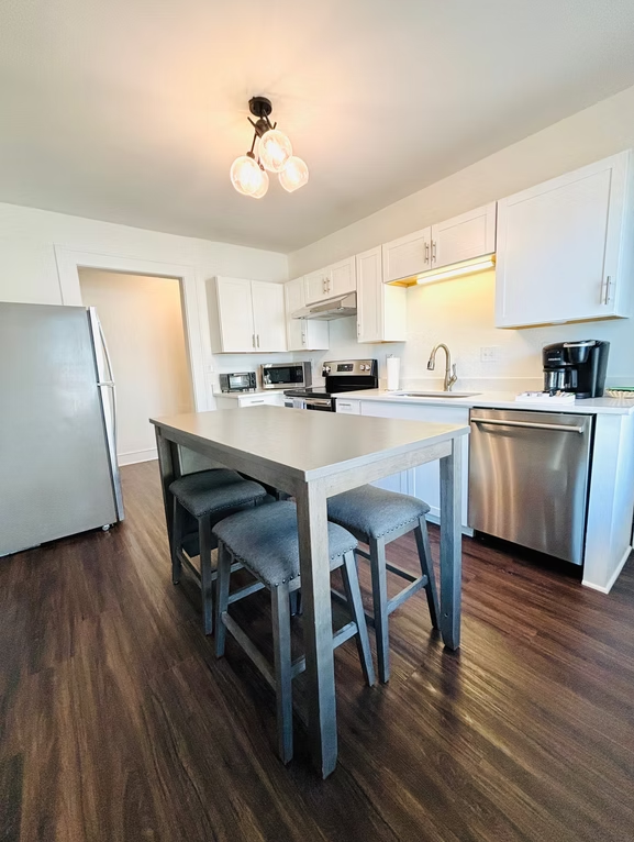 2104 Park Rd #3 - Photo 4 of 11