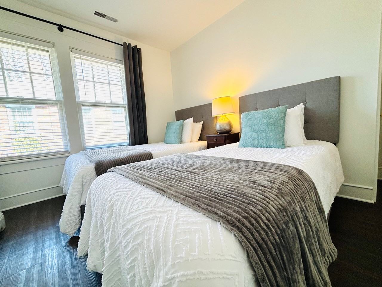 2104 Park Rd #3 - Photo 6 of 11