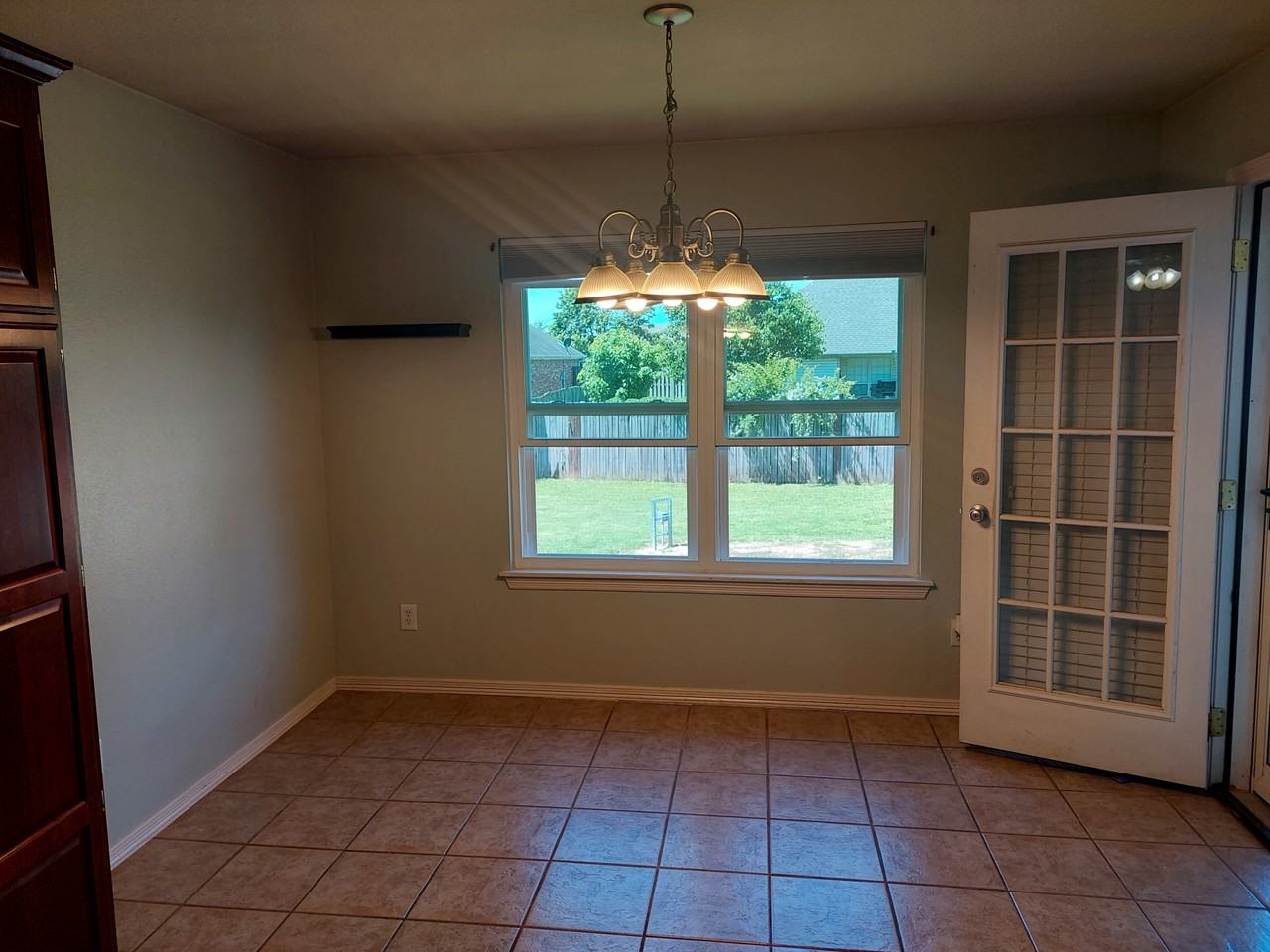 1393 Hutchinson St #NA - Photo 3 of 12