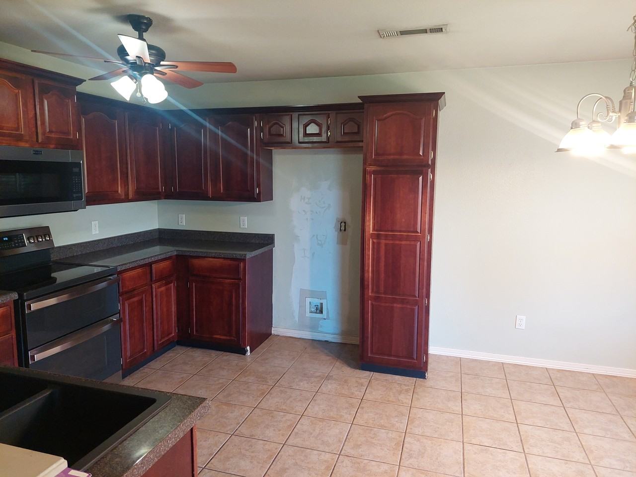 1393 Hutchinson St #NA - Photo 4 of 12