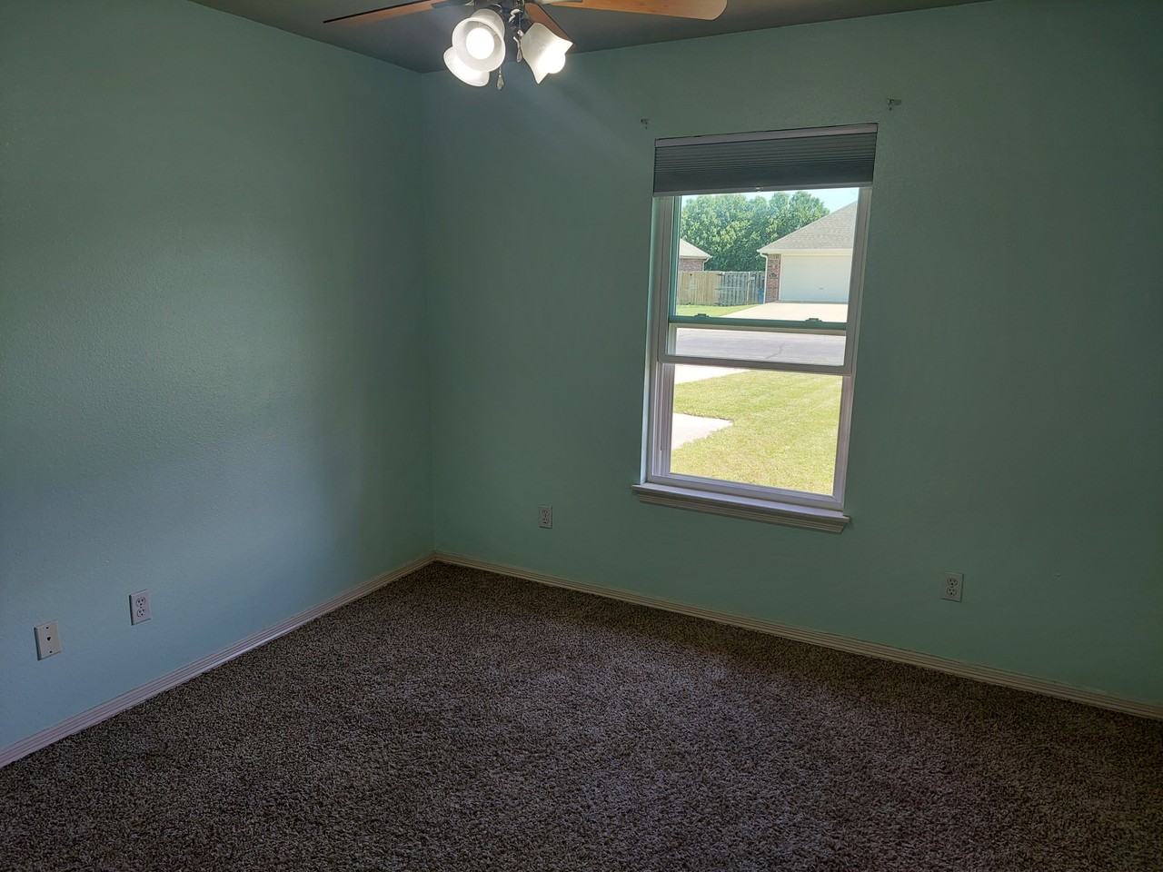 1393 Hutchinson St #NA - Photo 7 of 12