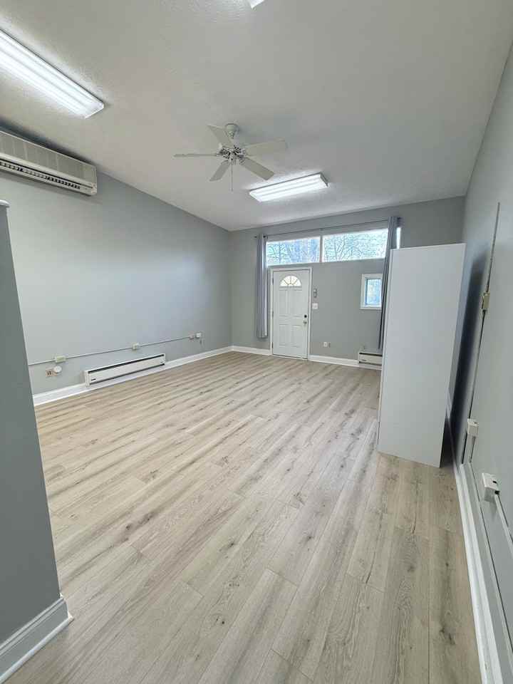 322 Main St #1R - Photo 2 of 12