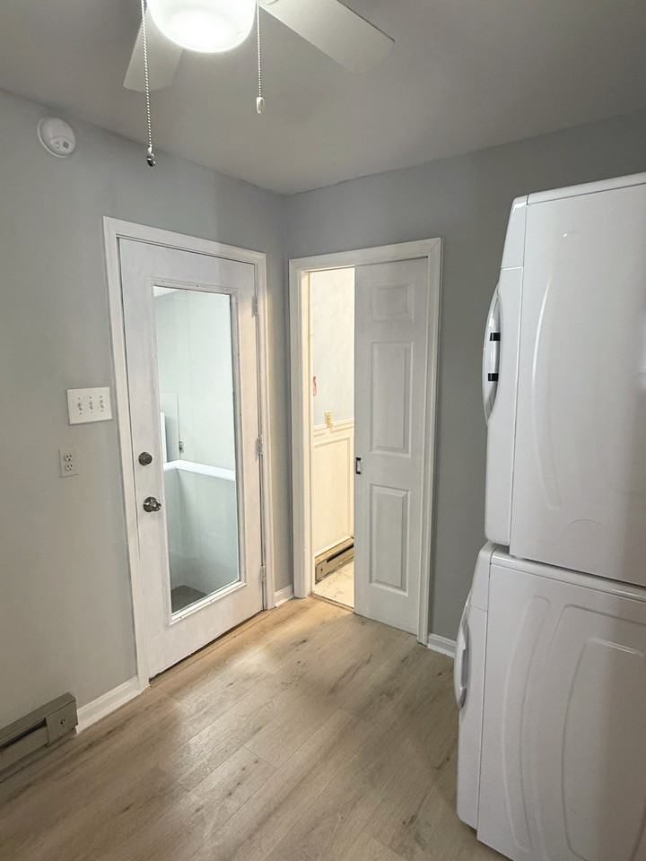 322 Main St #1R - Photo 6 of 12
