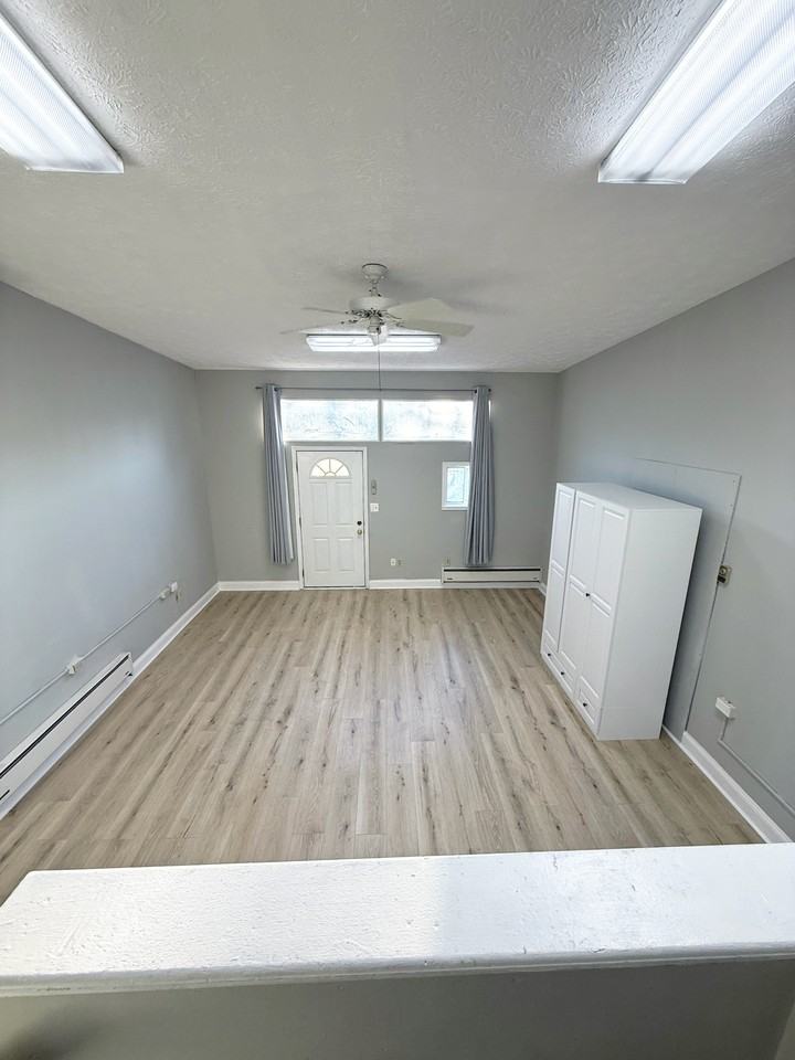 322 Main St #1R - Photo 7 of 12
