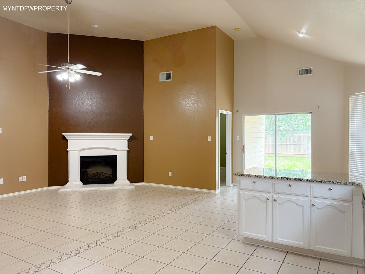 1005 Castle Top Dr #NA - Photo 6 of 24