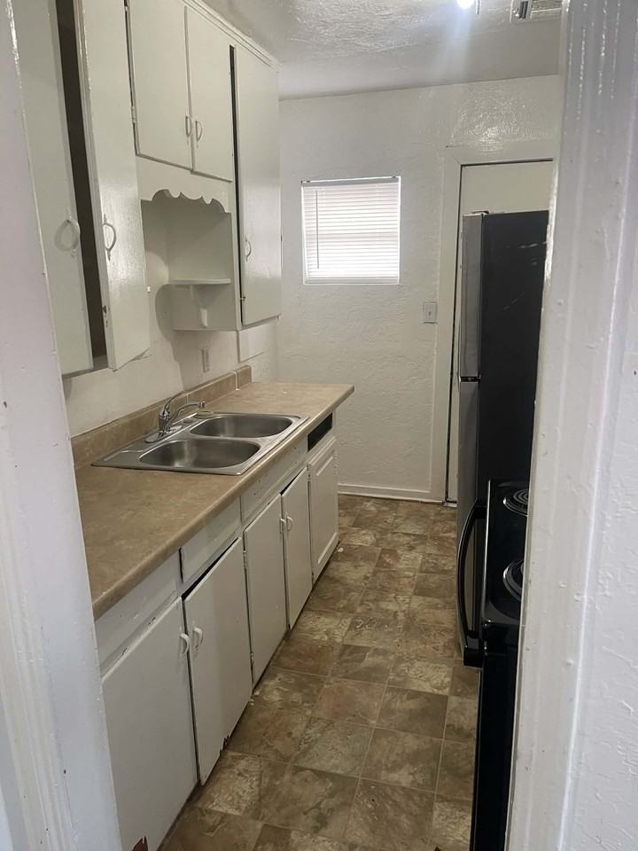 3430 Sw 29th Pl #3430 - Photo 2 of 9