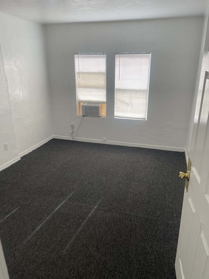 3430 Sw 29th Pl #3430 - Photo 5 of 9
