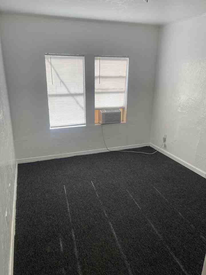 3430 Sw 29th Pl #3430 - Photo 6 of 9