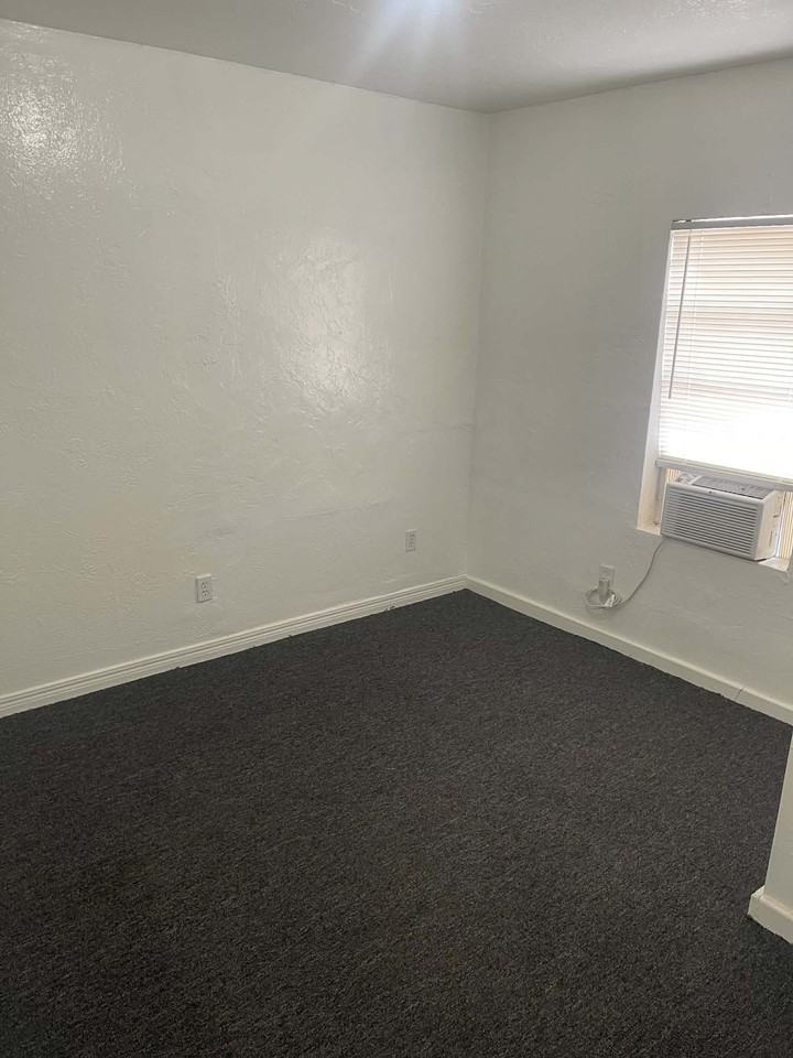 3430 Sw 29th Pl #3430 - Photo 7 of 9