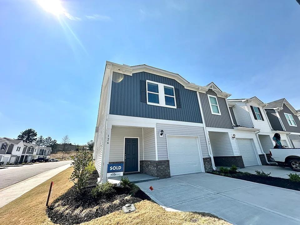 126 Arrow Ct #126 - Photo 3 of 18