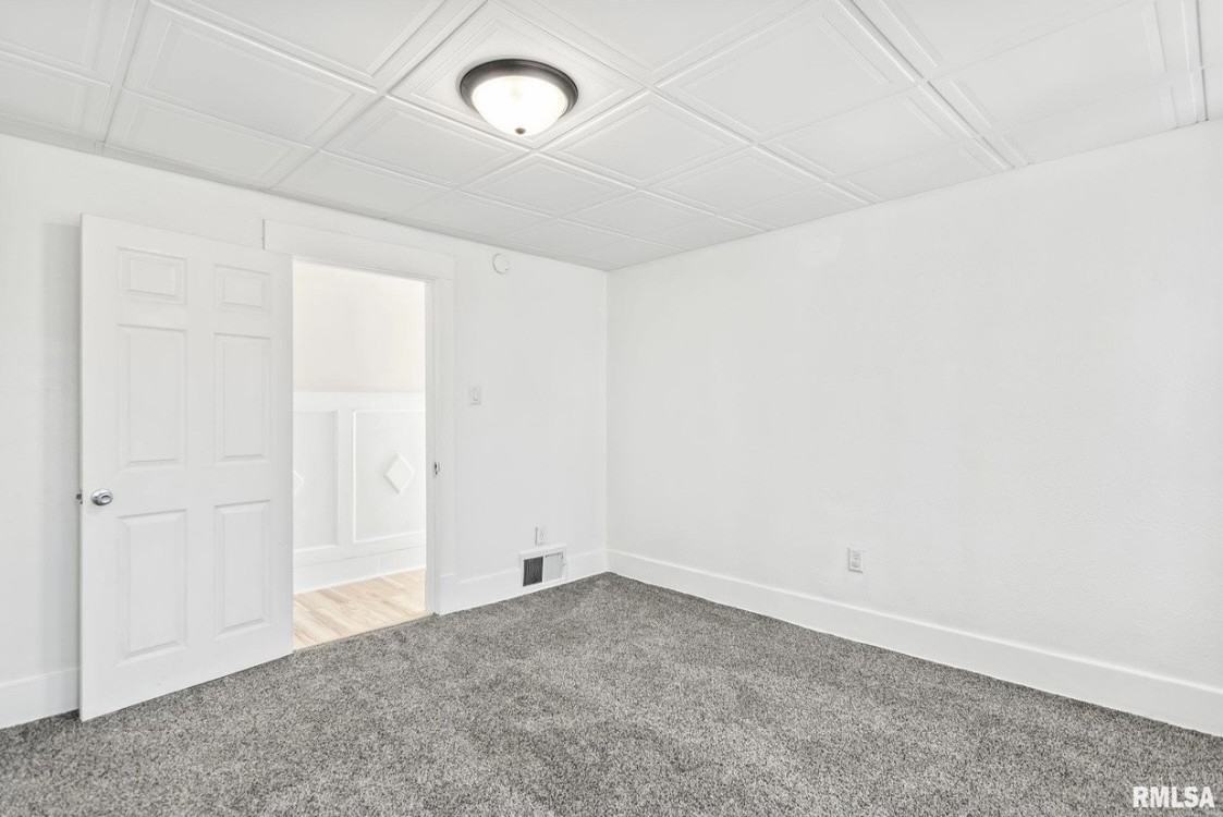 1144 N 3rd St #NA - Photo 4 of 17