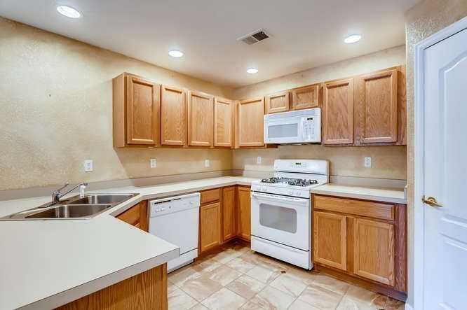 1011 Sonoma Cir #I - Photo 6 of 21