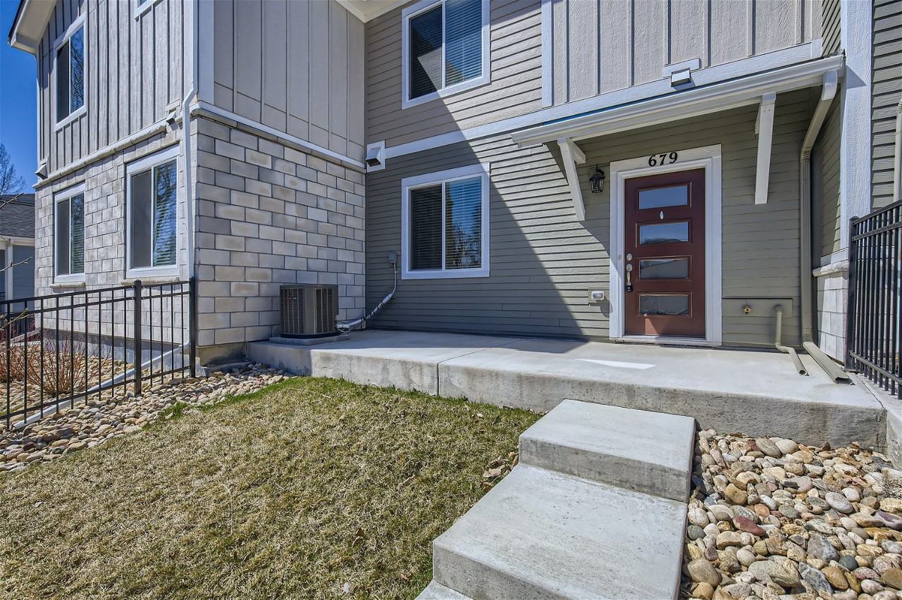 679 Stonebridge Dr - Photo 3 of 29