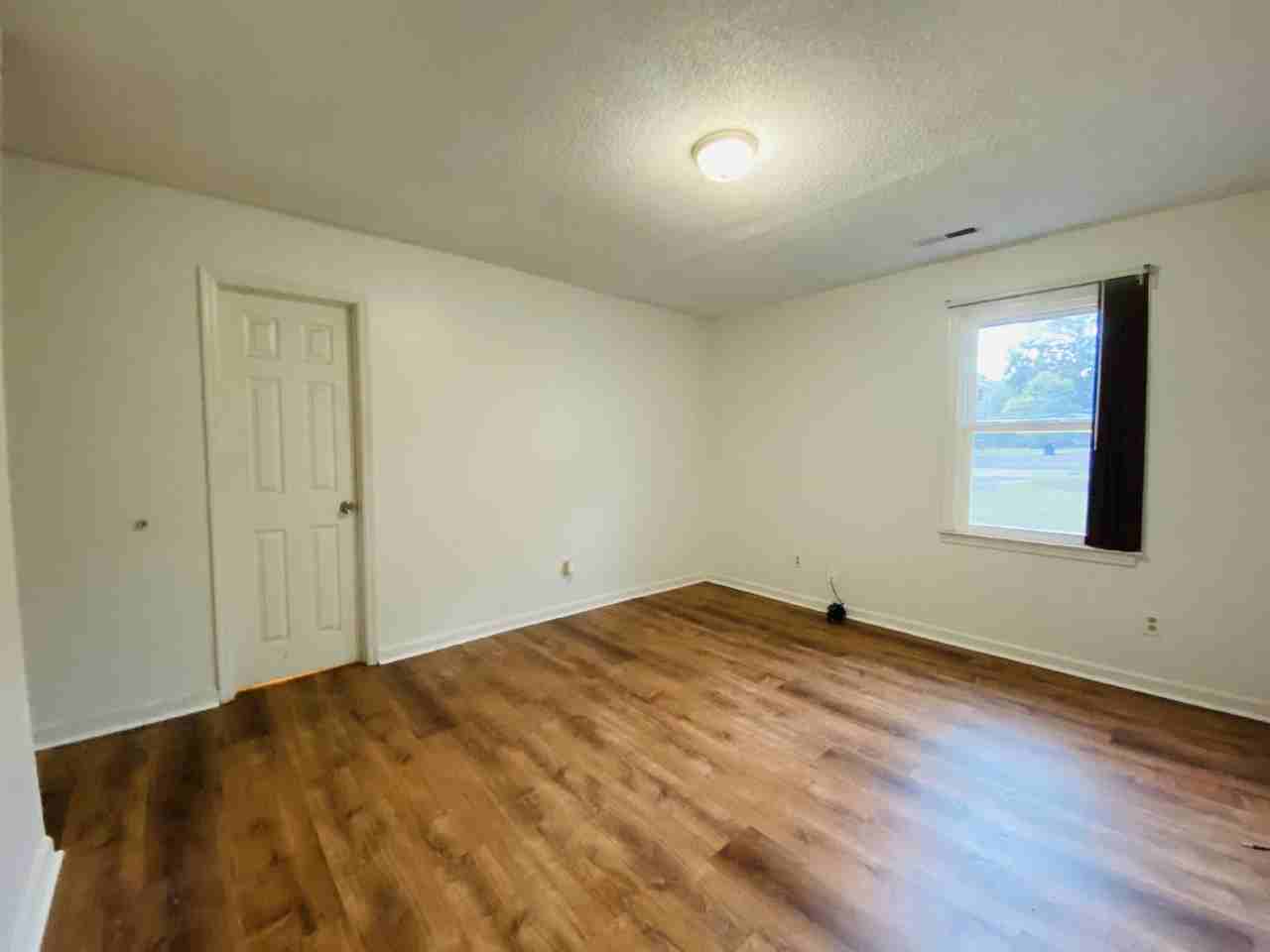 212 S Elton Cir - Photo 2 of 17