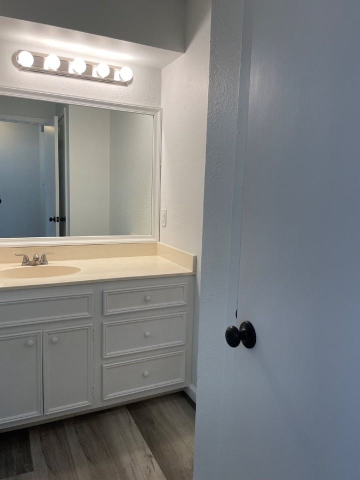 2A Thunderbird Dr - Photo 2 of 22