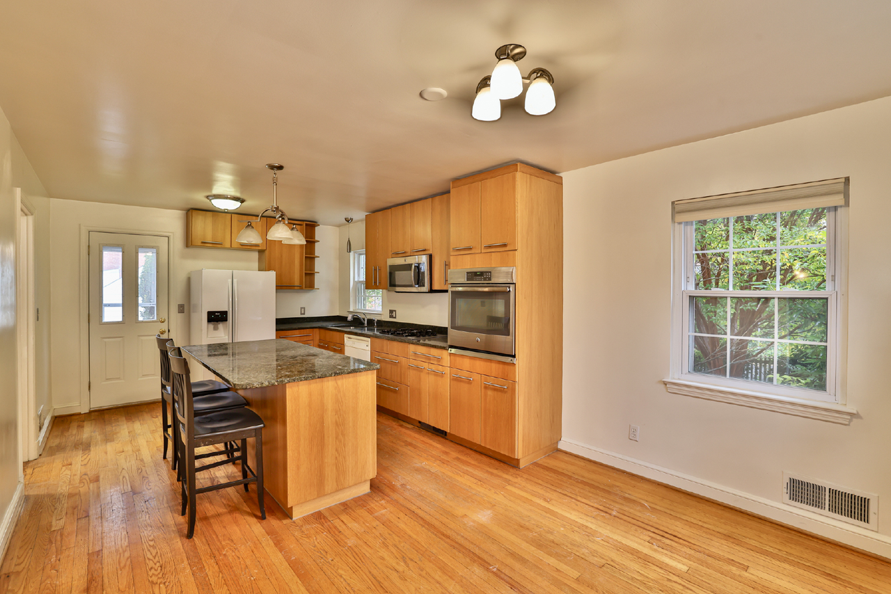 608 Cloverfield Pl - Photo 6 of 18