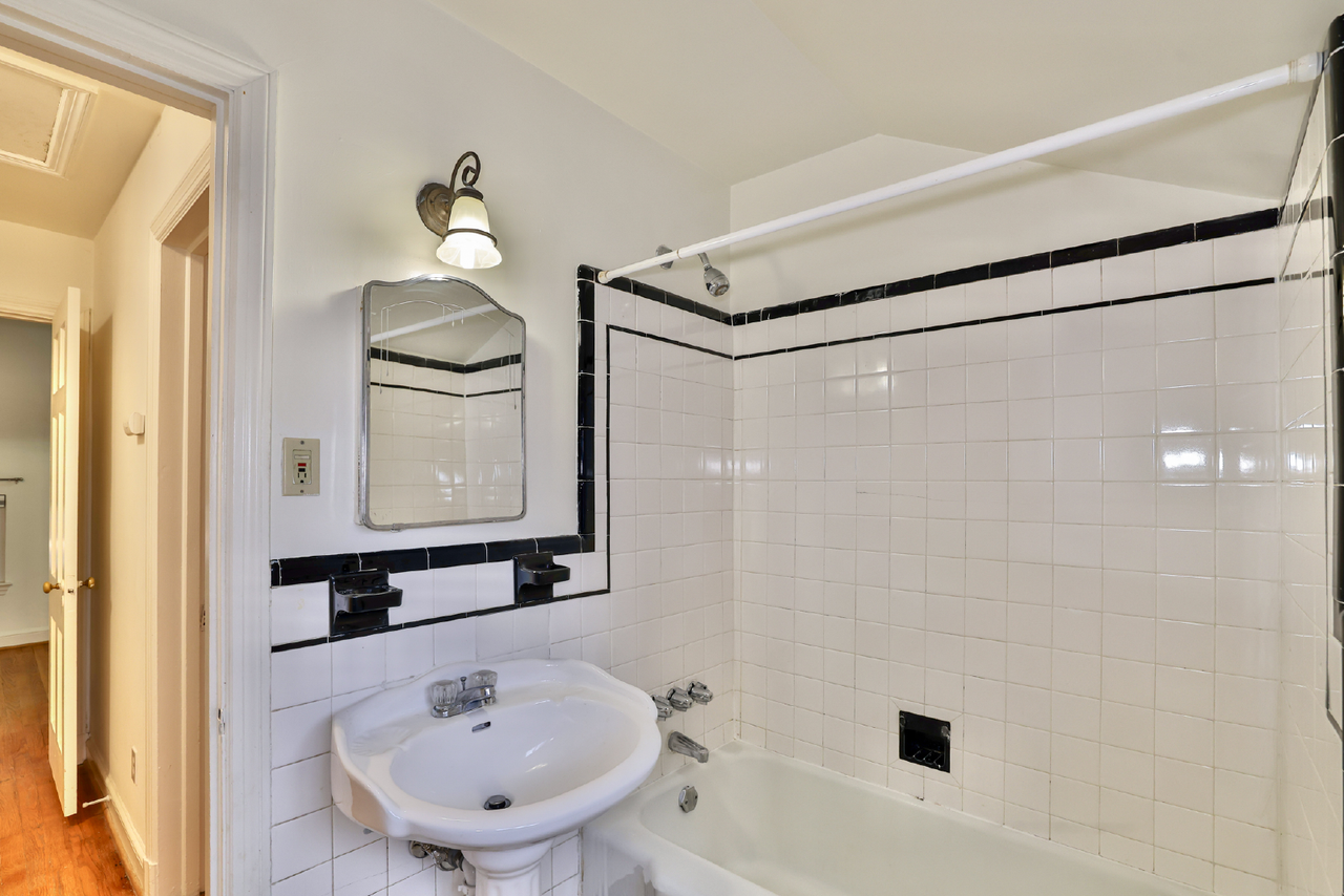 608 Cloverfield Pl - Photo 7 of 18