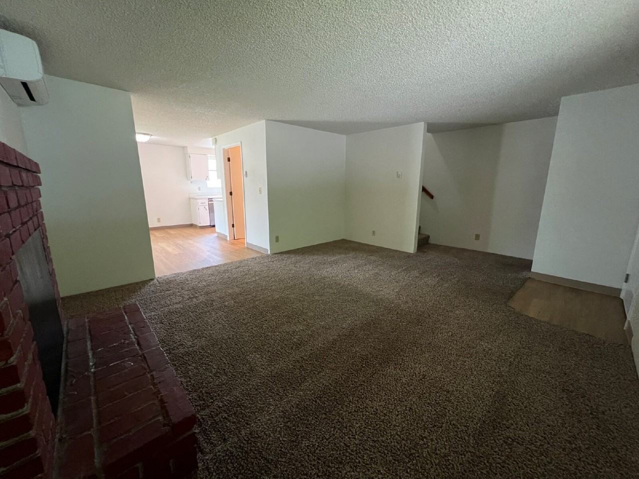 4263 Daisy St - Photo 4 of 19