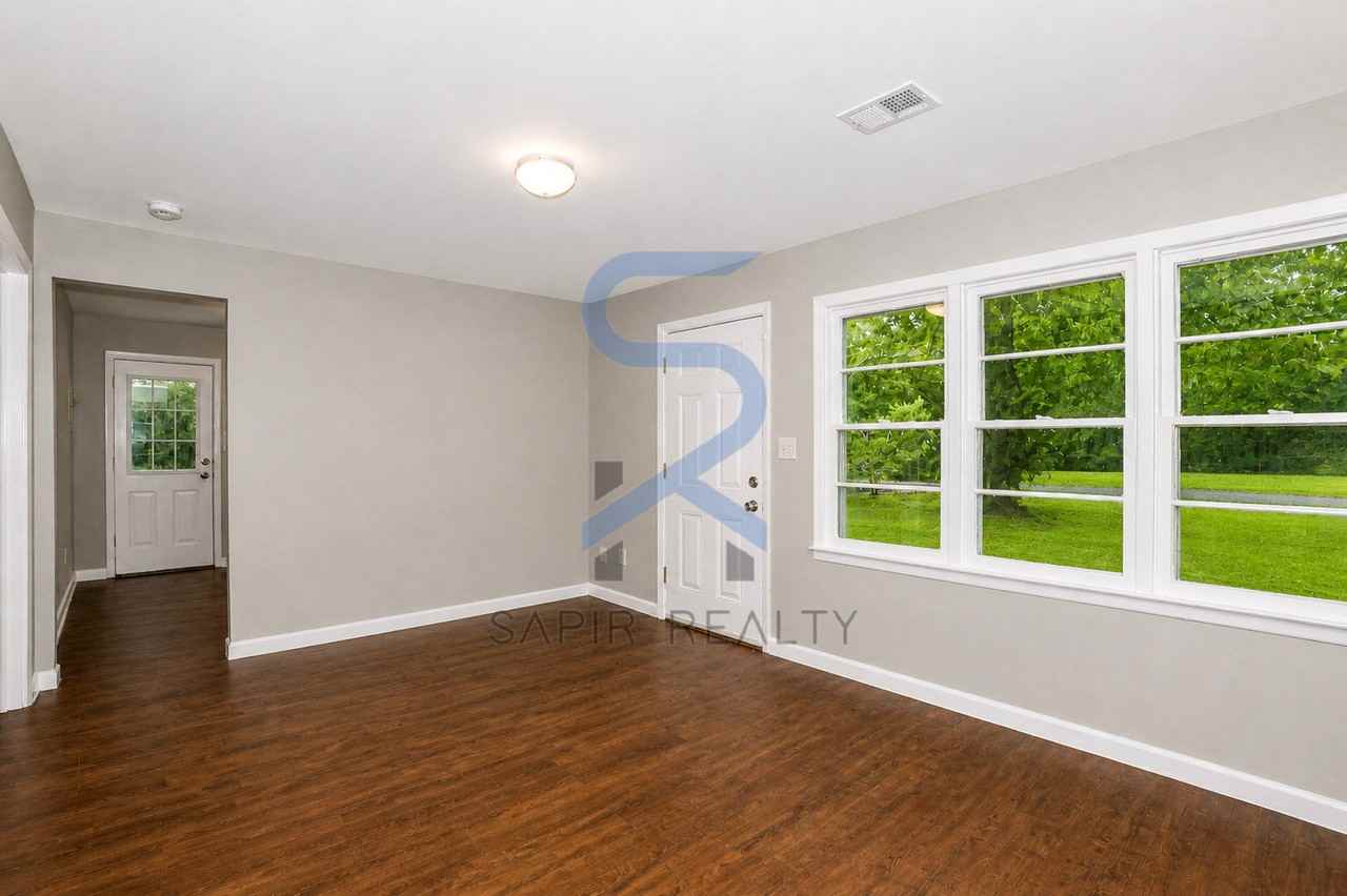 202 Wendan Way - Photo 2 of 13