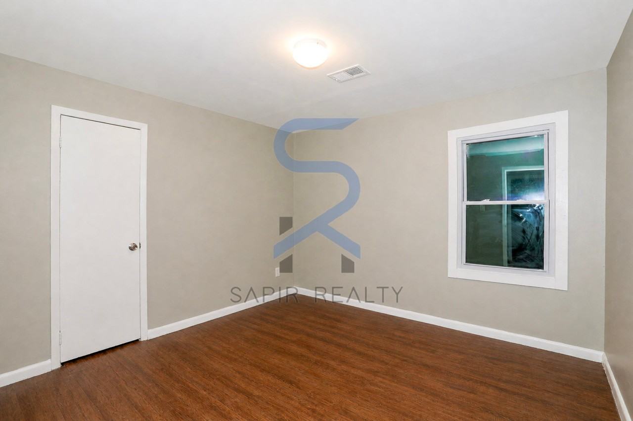202 Wendan Way - Photo 3 of 13