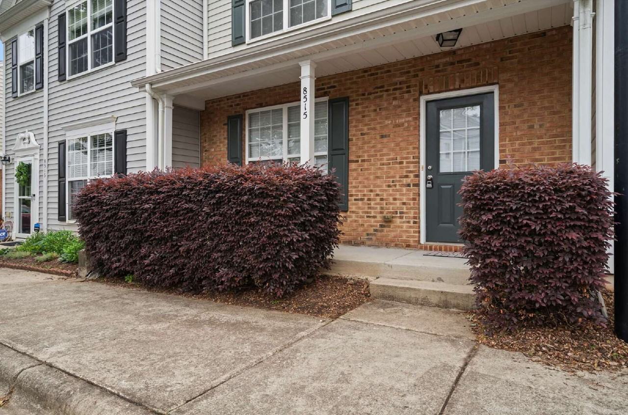 8515 Mount Valley Ln - Photo 2 of 30