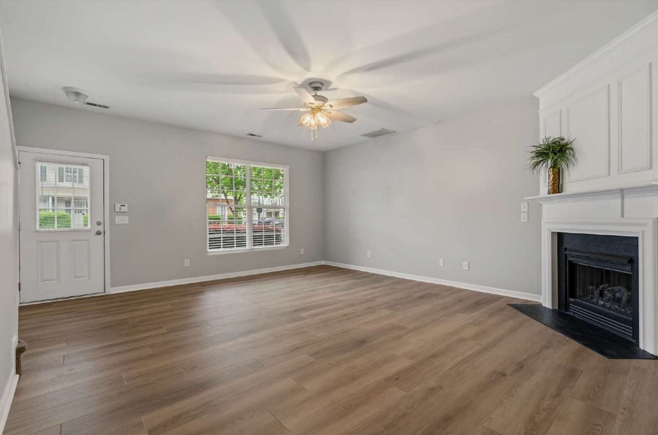 8515 Mount Valley Ln - Photo 4 of 30