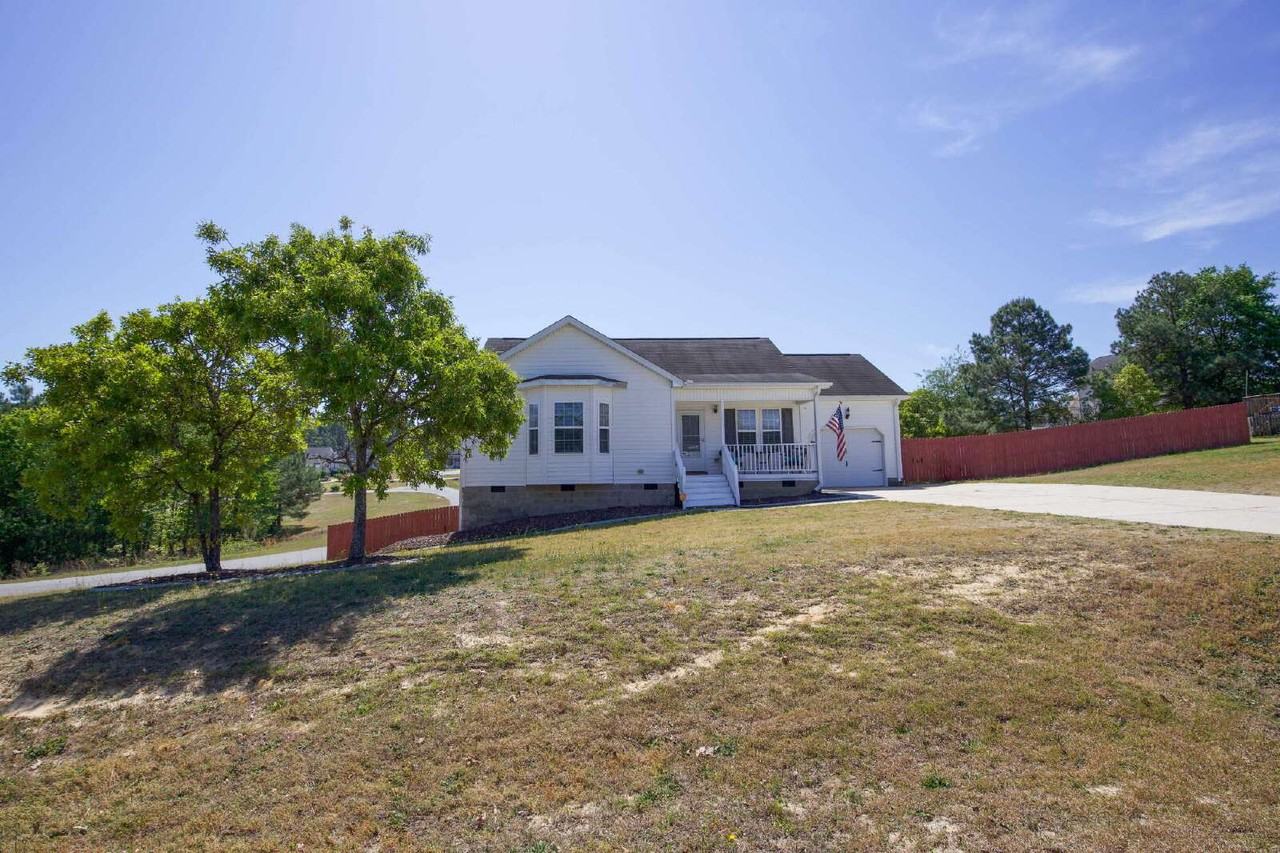 27 True Blue Dr - Photo 3 of 33
