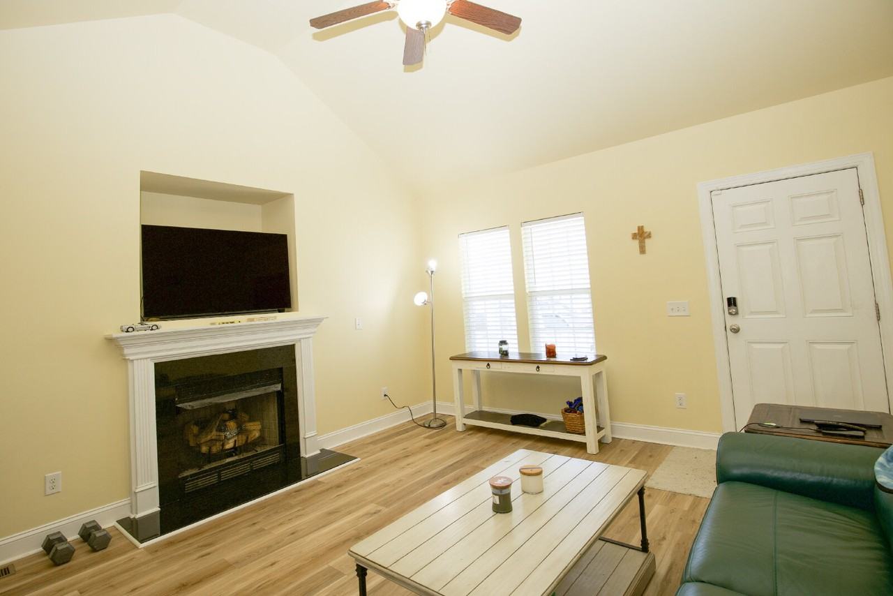 27 True Blue Dr - Photo 6 of 33