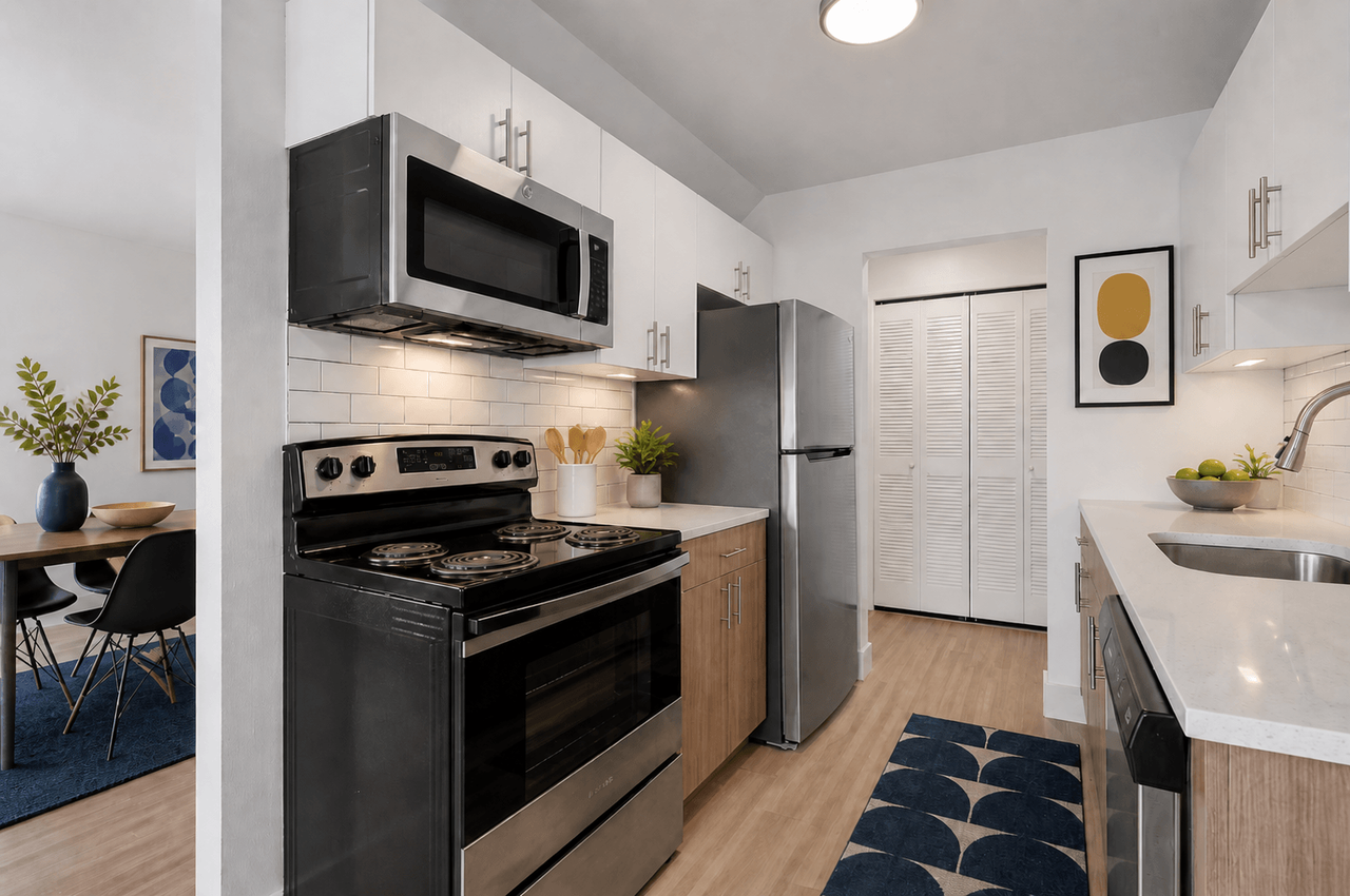 Bloomfield Square Apartments - Photo 2 of 33