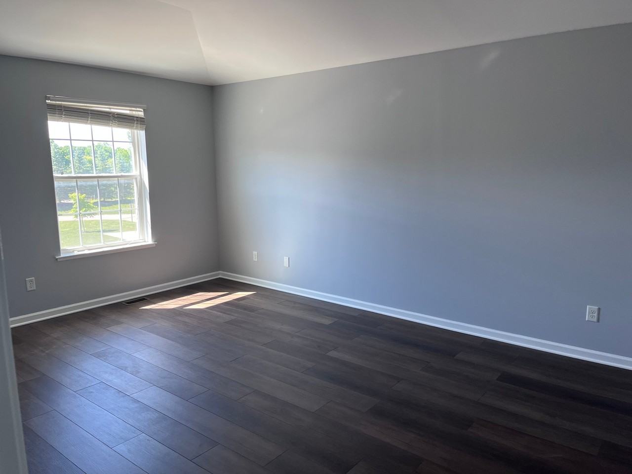 2604 Riversedge Dr - Photo 6 of 25