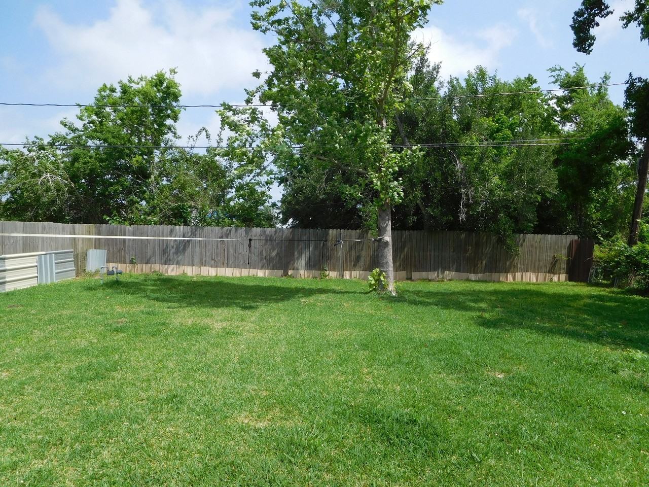 714 Temple Cir - Photo 6 of 8