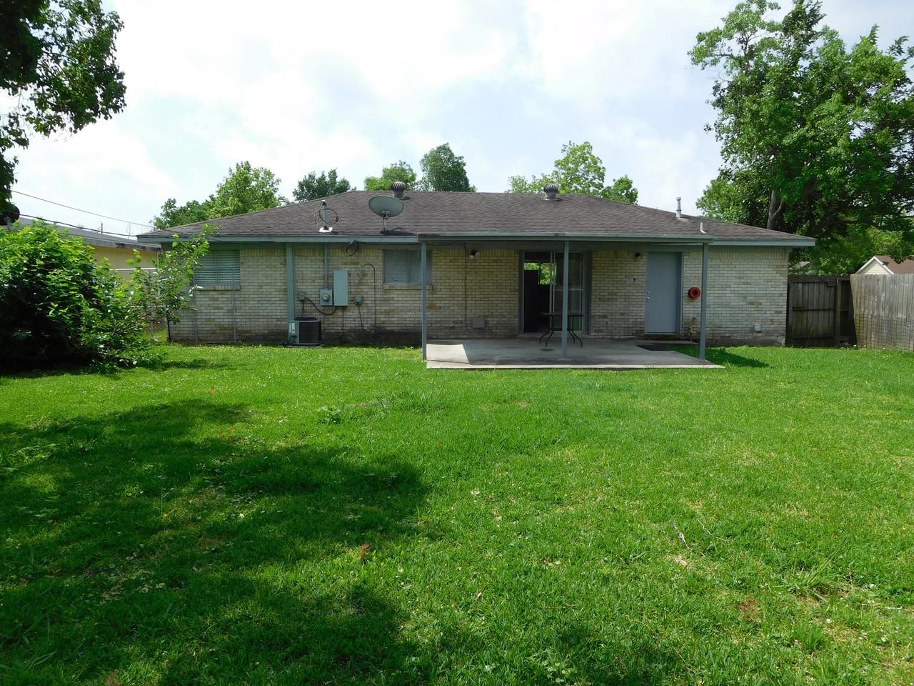 714 Temple Cir - Photo 7 of 8