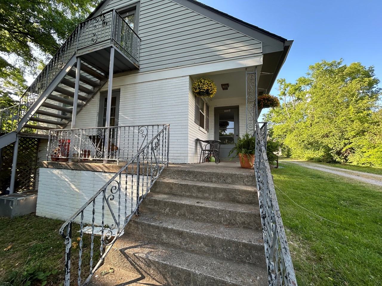 1902 Sweetbriar Ave #B - Photo 2 of 9