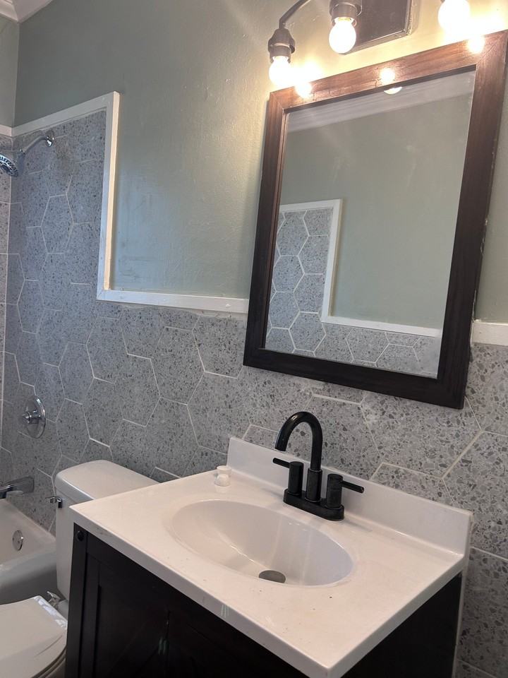 3060 Emogene St - Photo 6 of 11