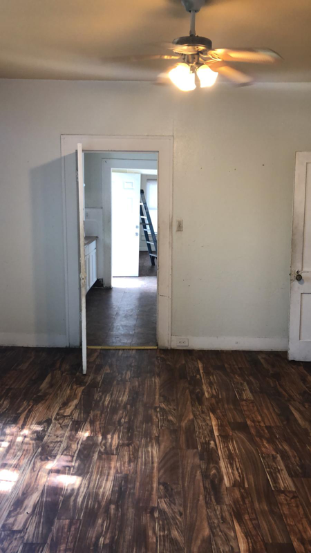930 N 11th St - Photo 3 of 7