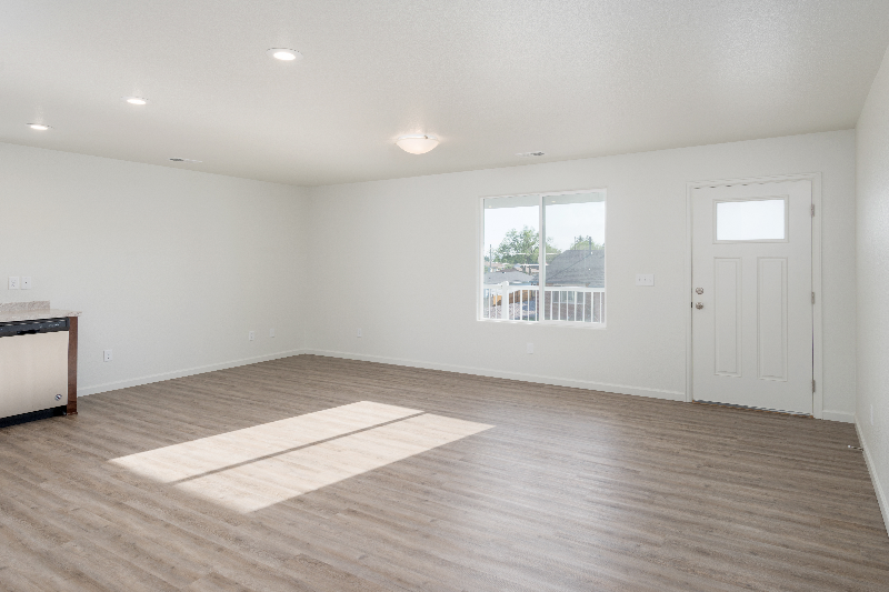 6331 Main St #B - Photo 5 of 12