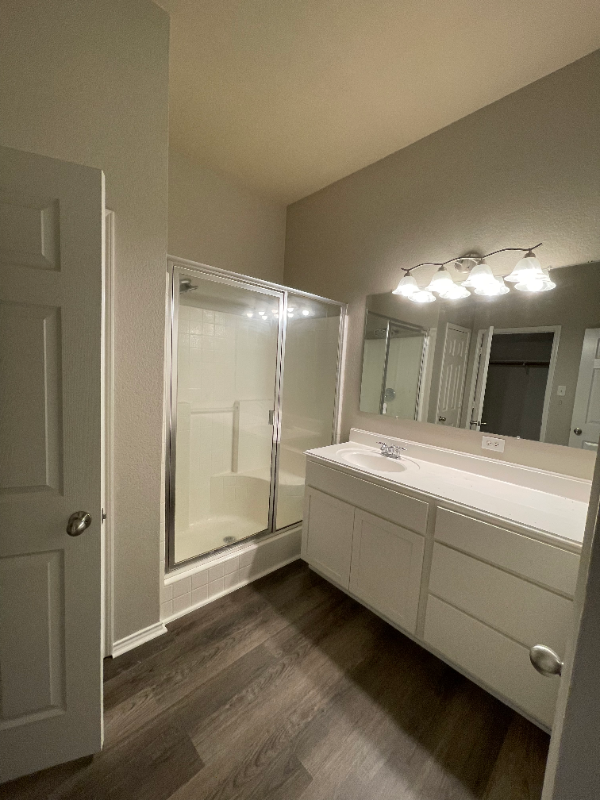 3817 Denridge Ln - Photo 2 of 4
