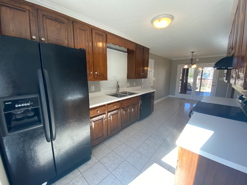850 Ronald Ct - Photo 6 of 19
