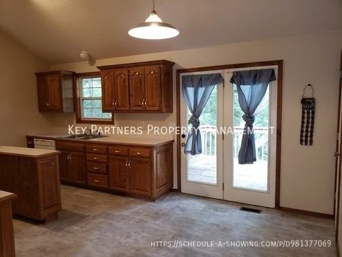 501 Kindred Dr - Photo 6 of 13