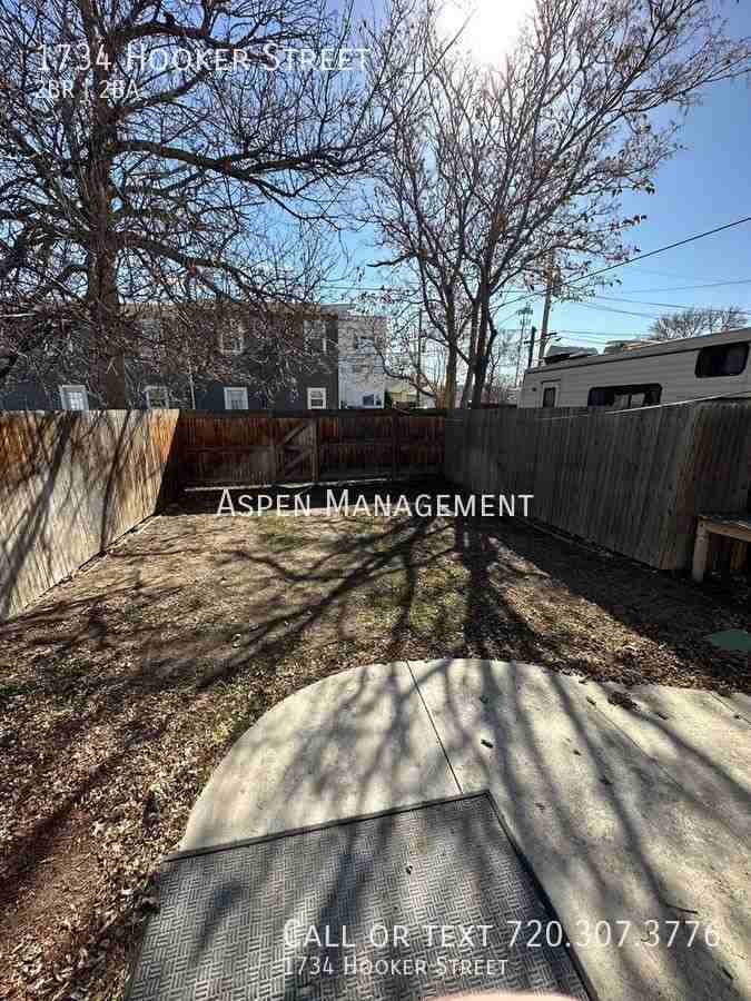1734 Hooker St - Photo 5 of 16