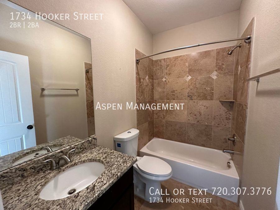 1734 Hooker St - Photo 6 of 16