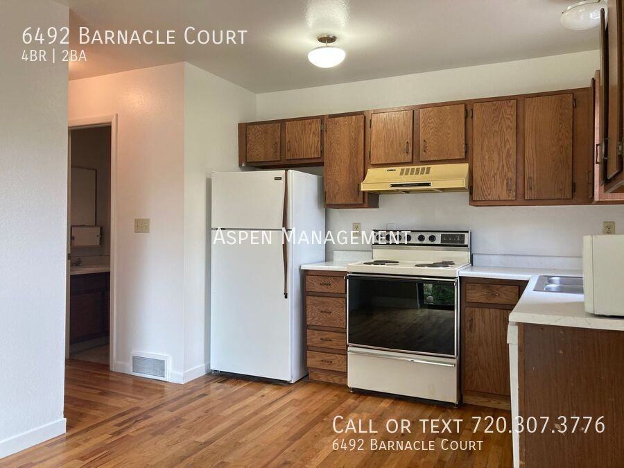6492 Barnacle Ct - Photo 4 of 10
