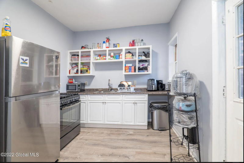 114 2nd Ave #FL1 - Photo 4 of 5