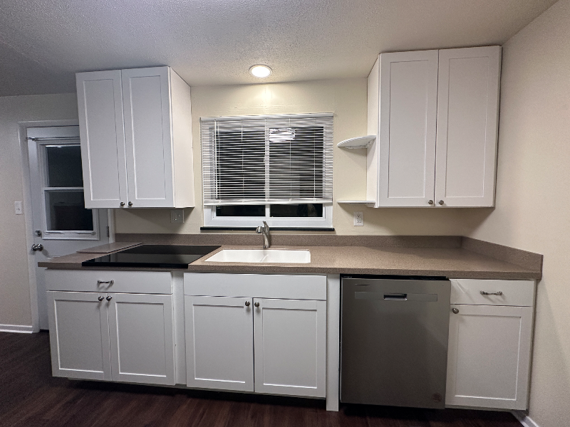 4055 Royal Oak Dr - Photo 6 of 14