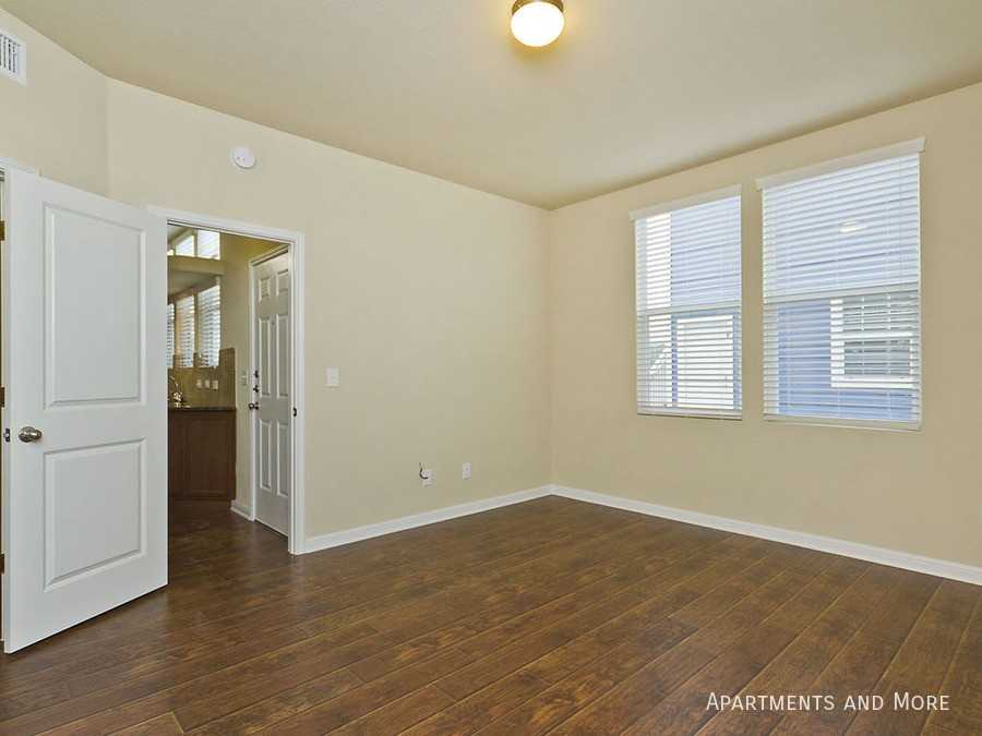 335 Rachel St - Photo 6 of 18