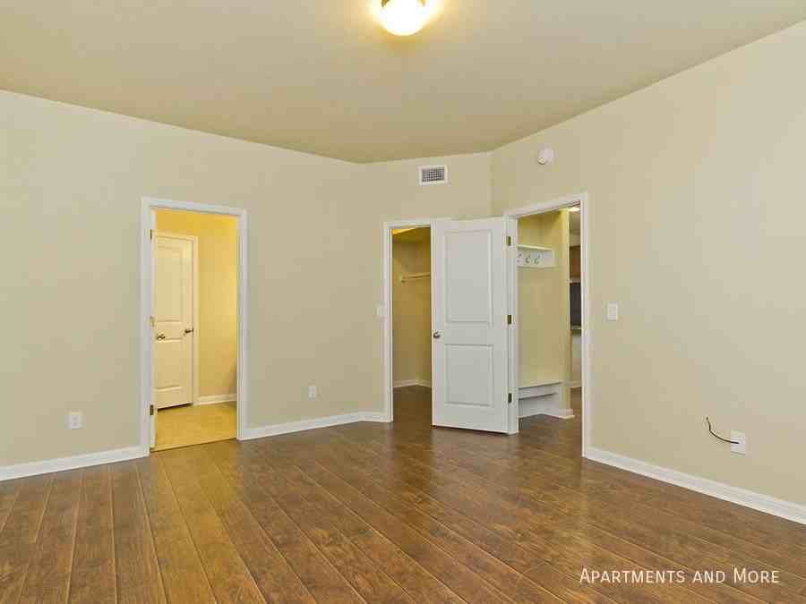 335 Rachel St - Photo 7 of 18