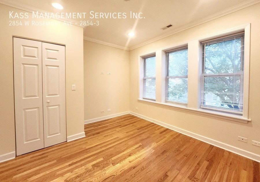 2854 W Rosemont Ave #2854-3 - Photo 7 of 13