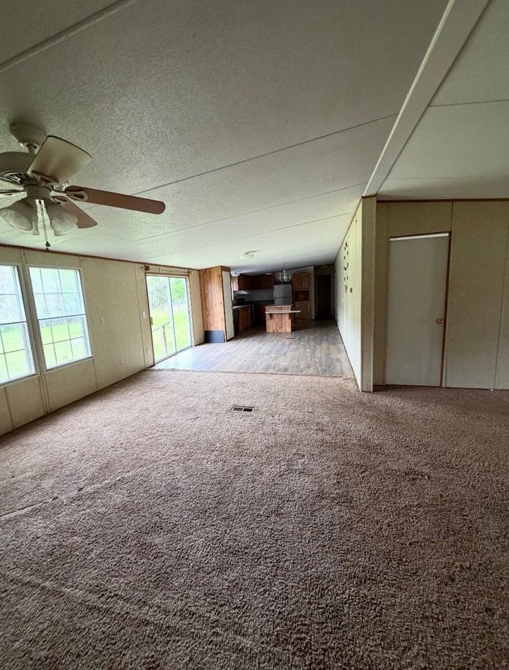 121 Pecan Grove Ln - Photo 3 of 10